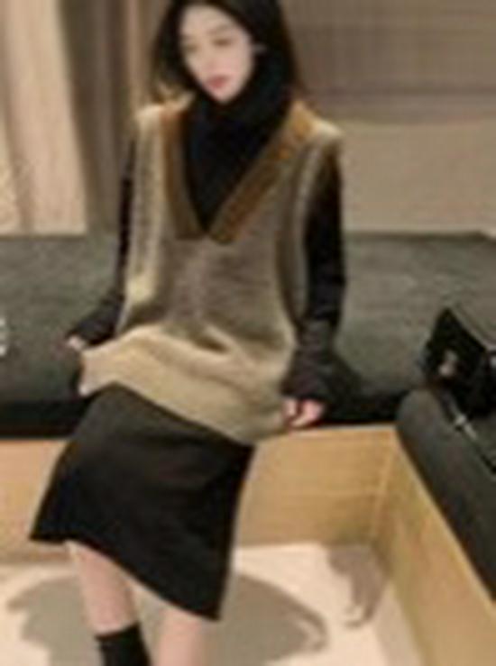 Women's Plus Size V-Neck Contrast Knit Vest – Stylish Sleeveless Autumn/Winter Pullover