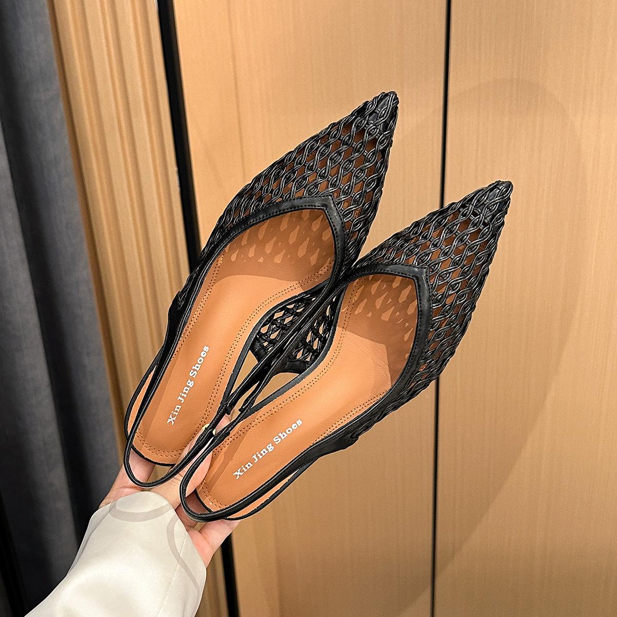 

699-307 Temperament pointed head woven rear empty sandals women s spring and summer new mesh hollow low heel shallow mouth single shoes 35 чёрный