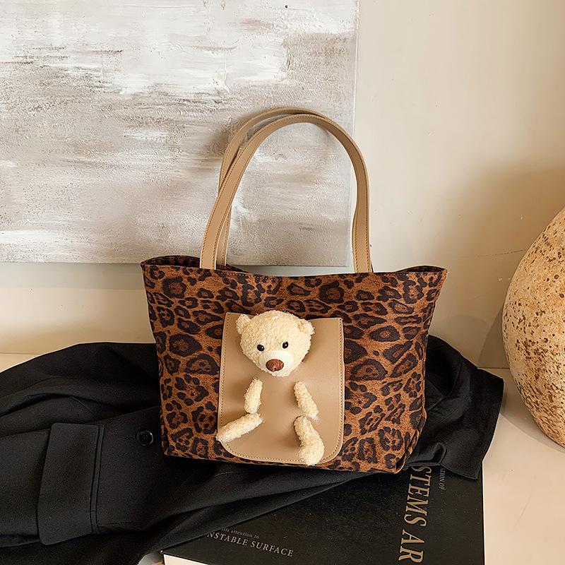 2025 Autumn and Winter Casual New Retro Fashion Commuter Single Shoulder Tote Armpit Bag Women Large Capacity Leopard Print