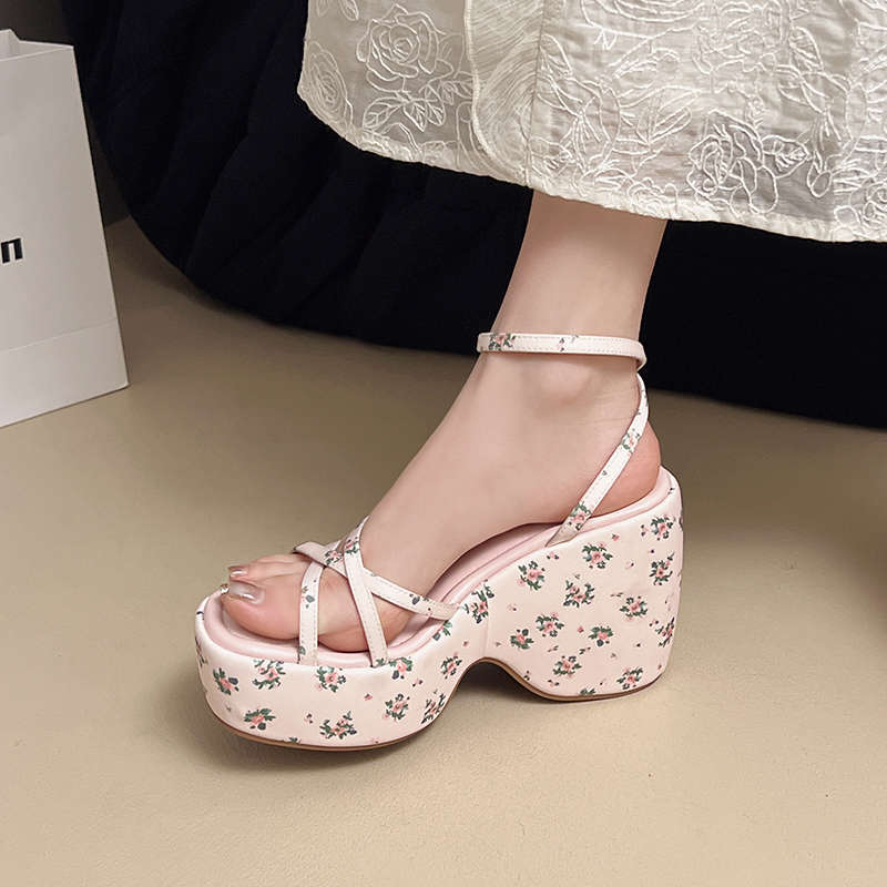 thick-soled wedge sandals women's new summer small man height increase word with open-toed Roman shoes