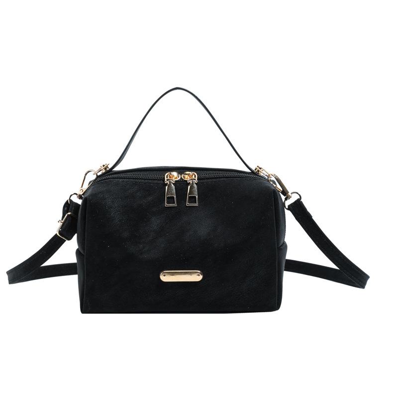 

Bag women s retro commuter solid color shoulder pillow bag new go out zipper shoulder simple messenger bag чёрный