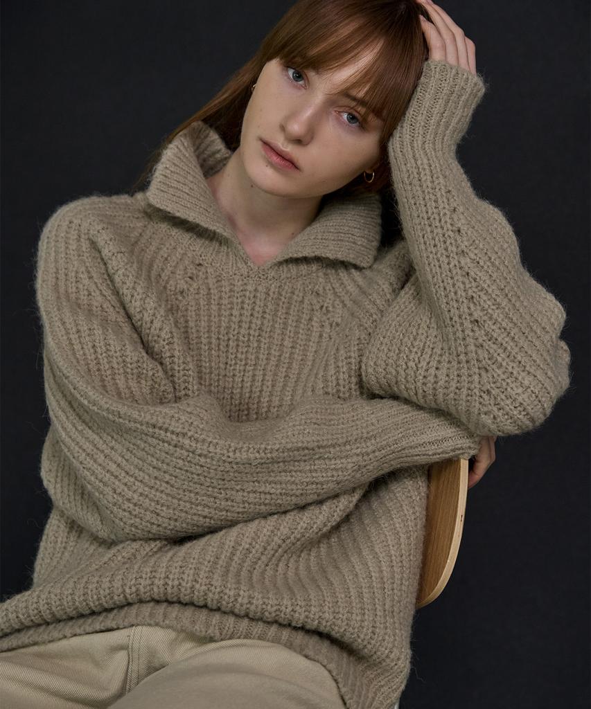 Aussel Curved Sleeve Pullover Beige