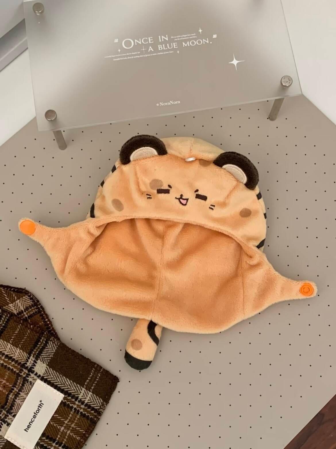 

Hot New Love And Deepspace Xavier Sylus Anime Cute Plush Series Cloak Bib Sets Cosplay 10cm Body Costume Dress Up Clothing only clothes