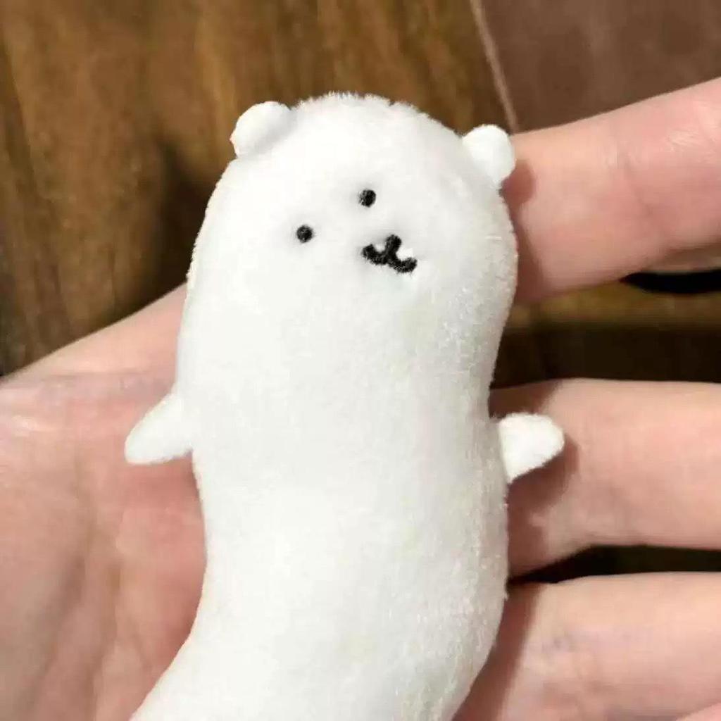 Adorable Wiggle Bear Keychain: Self-Deprecating Plush Bear Pendant, Long Strip Ornament - Perfect Gift for Friends