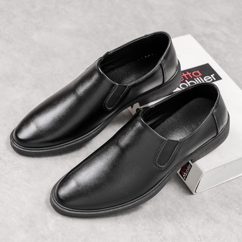 

Мужские новые кожаные лоферы на одной педали, дышащие, с мягкой подошвой, с острым носком 44 чёрный