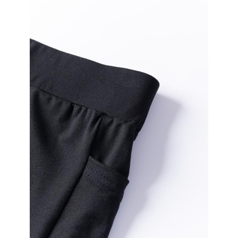 Damskie szorty z podwójnymi kieszeniami