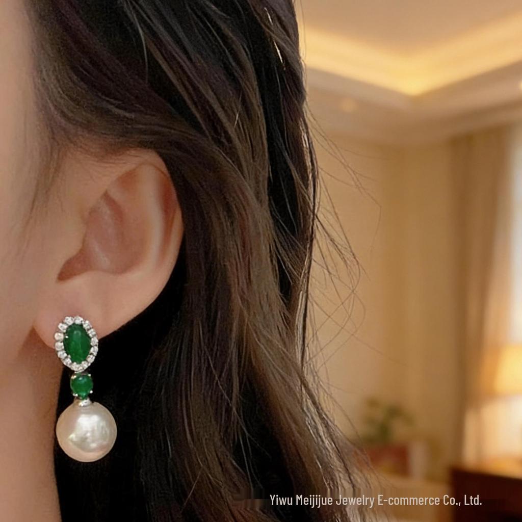 Elegant Emerald Green Zirconia and Pearl Stud Earrings - Niche Design for Beautiful Ladies