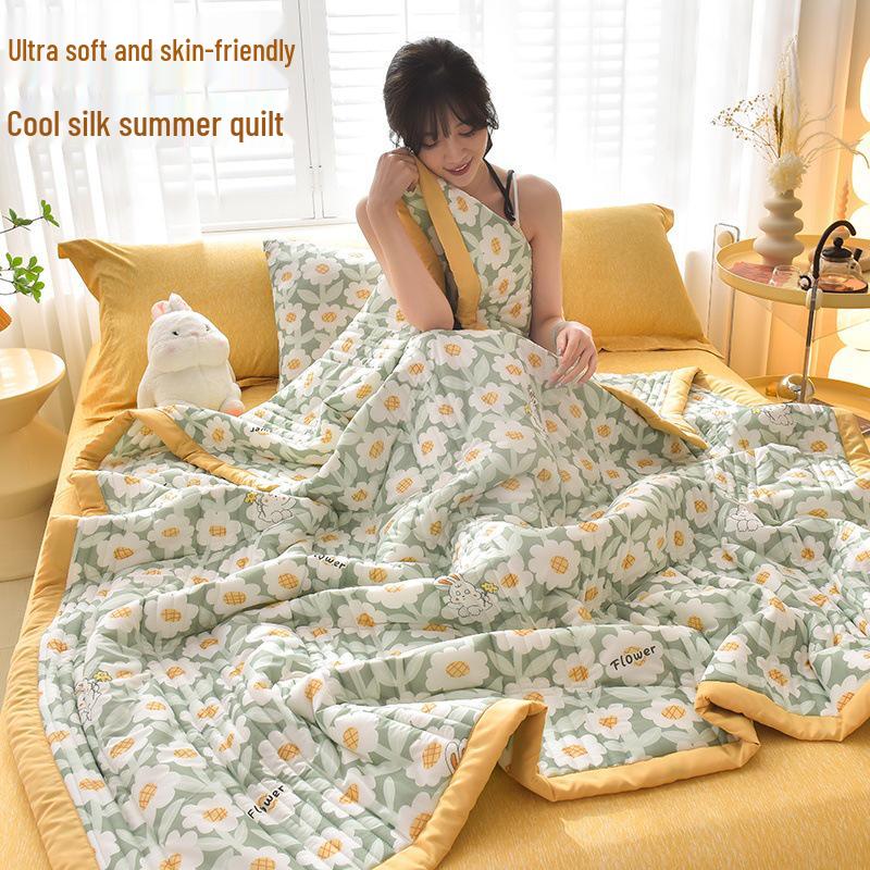 Silk Cooling Summer Quilt - Lightweight, Thin, Skin-Friendly, Machine Washable, Ideal for Air Conditioning