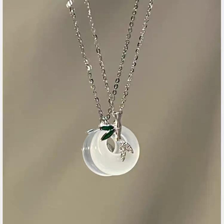 Titanium Steel Does Not Fade, Simple High-End Necklace Women'S Design Temperament Collarbone Chain Fashionable Personalized Pendant