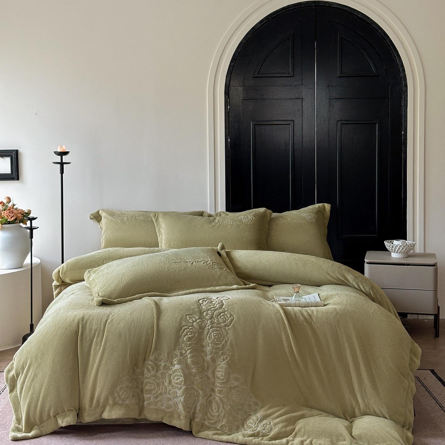 

Thickened Milk Fleece Embroidery Four-Piece Set - Chucha Series 1.5M Bed Sheet Four-Piece Set, Rice Camel 1.8m 4pc