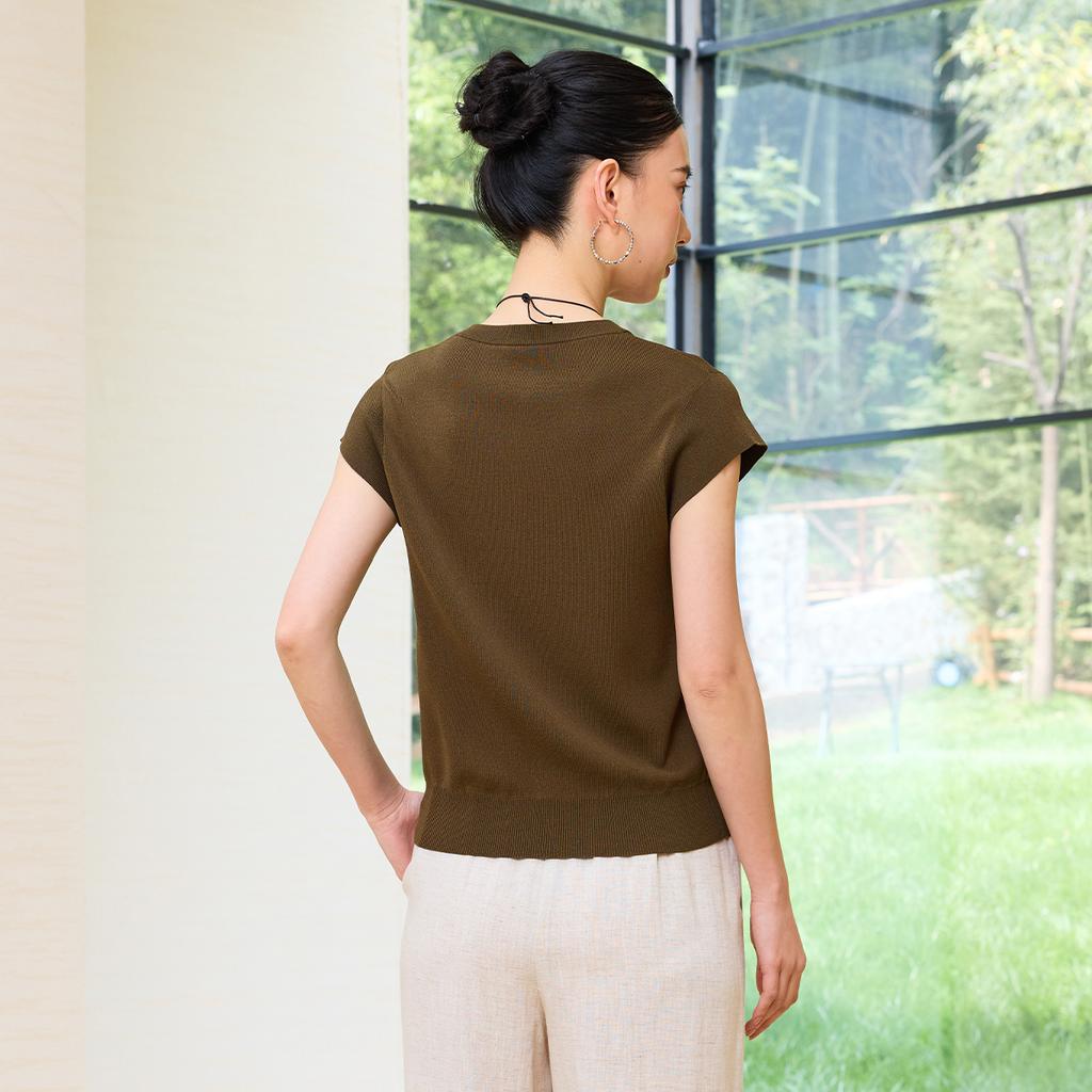 Round Neck Knitted Cardigan for Women In the Summer of 2026, Short Sleeved, Thin Style, Single Breasted, Slimming and Versatile Commuting Top