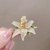 Broches de Flores de Strass de Luxo com Pérolas Artificiais para Mulheres Broche Brilhante de Zircônia com Laço Pin Acessórios para Lenço Casaco Terno Joias