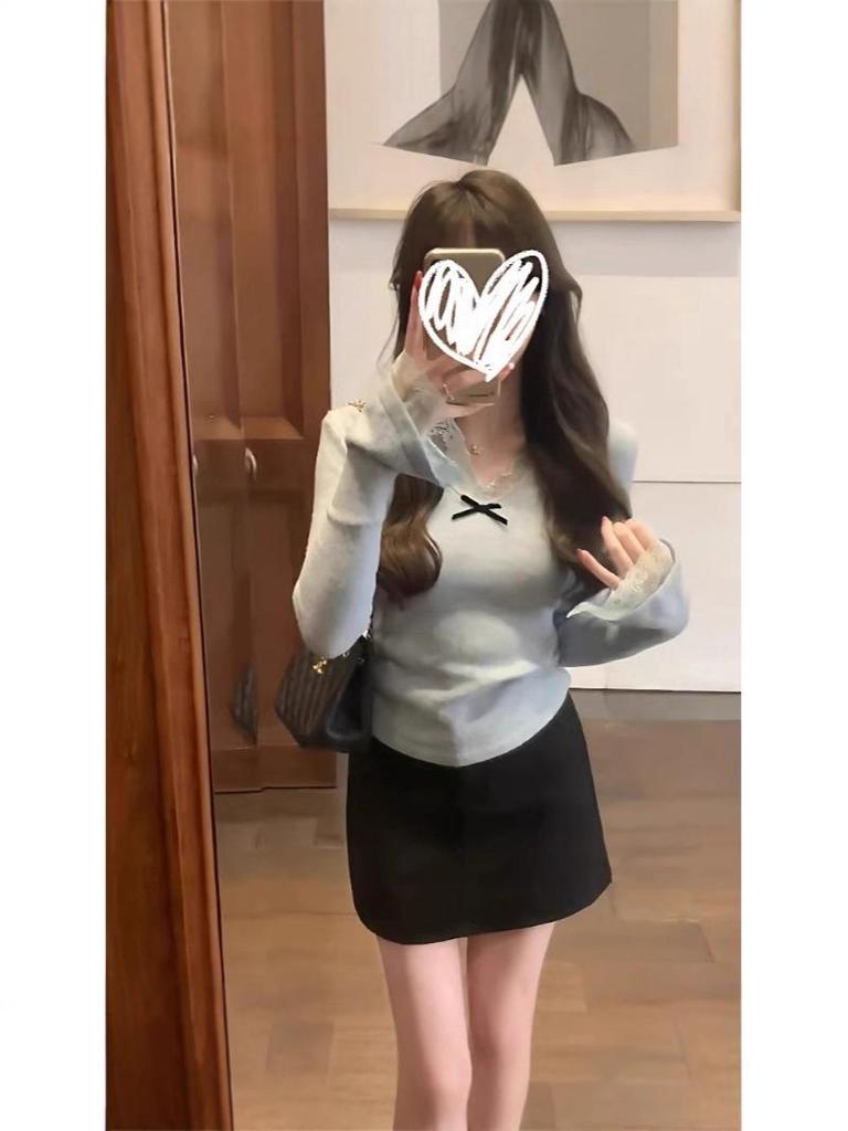 Women's Slim Fit Lace Trim Plush Base Layer Shirt, Autumn/Winter Warm Long-Sleeve T-shirt.