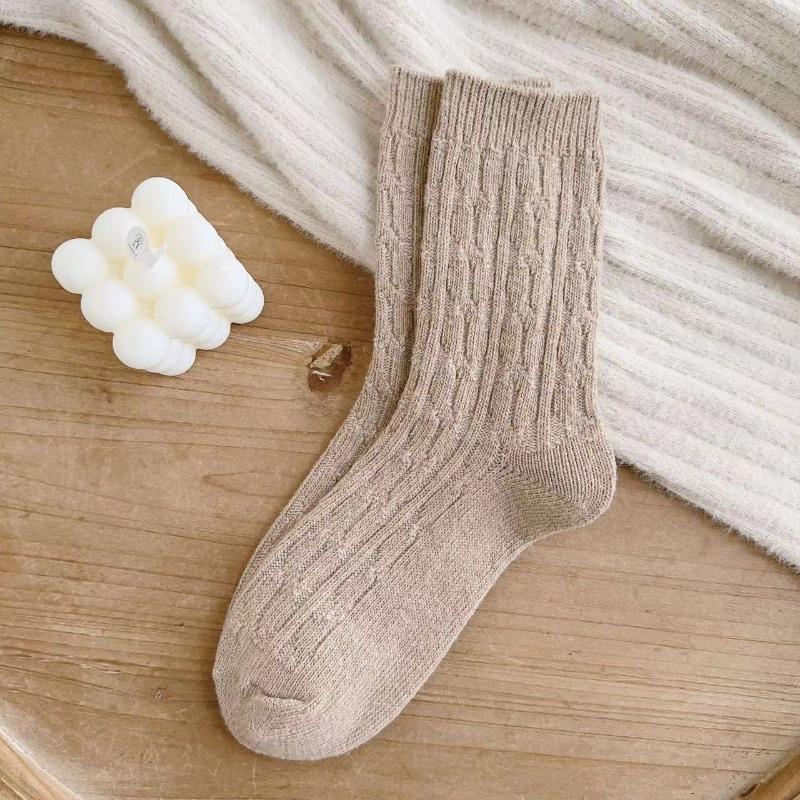 Women's Autumn and Winter Warm, Soft and Pure Color Wool Socks, Retro Thickened Twisted Medium Long Tube Pile Socks, Wool Socks