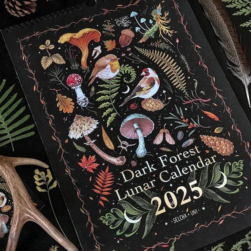 Lunární kalendář Dark Forest 2025 obsahuje 12 originálních ilustrací kreslených v průběhu roku 12 měsíční barevný nástěnný kalendář