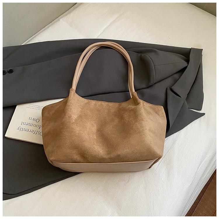 

2025 autumn new casual fashion simple exquisite large capacity commuting high value shoulder bag niche tote bag