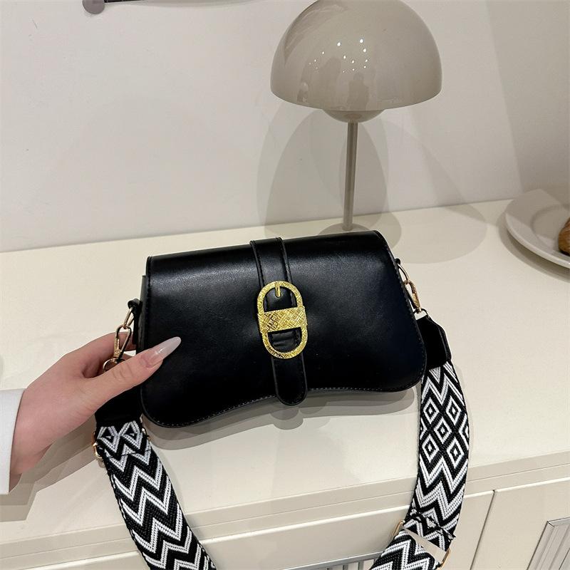 

Stylish, simple, exquisite and versatile casual shoulder bag, women s oily leather commuting design, temperament, foreign style messenger bag чорний