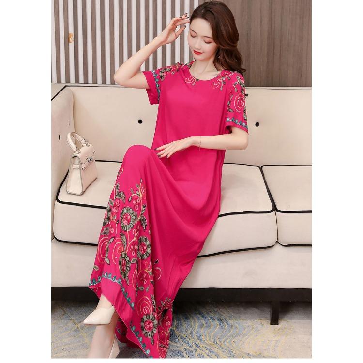 Charmantes und weiches besticktes Baumwollkleid für Frauen in Übergröße im Sommer