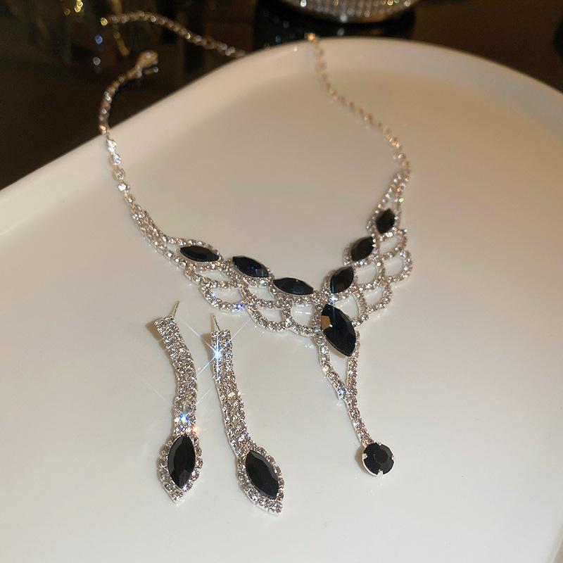 Vintage Geometric Hollow Rhinestone Necklace Earrings Women Black Crystal Earrings for Wedding Bride Zircon Sets Accessories