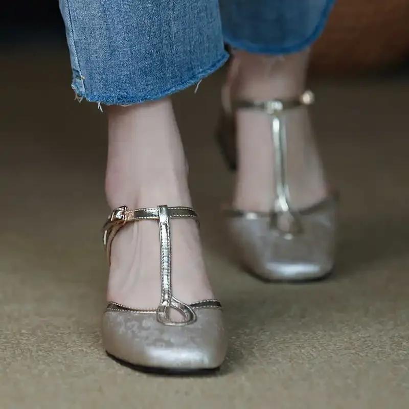 Fashion 2024 New Summer Women's Square Toe Thick Heel Sandals Fashionable Hollow High Heels Buckle Square Toe Comfortable Women's Shoes