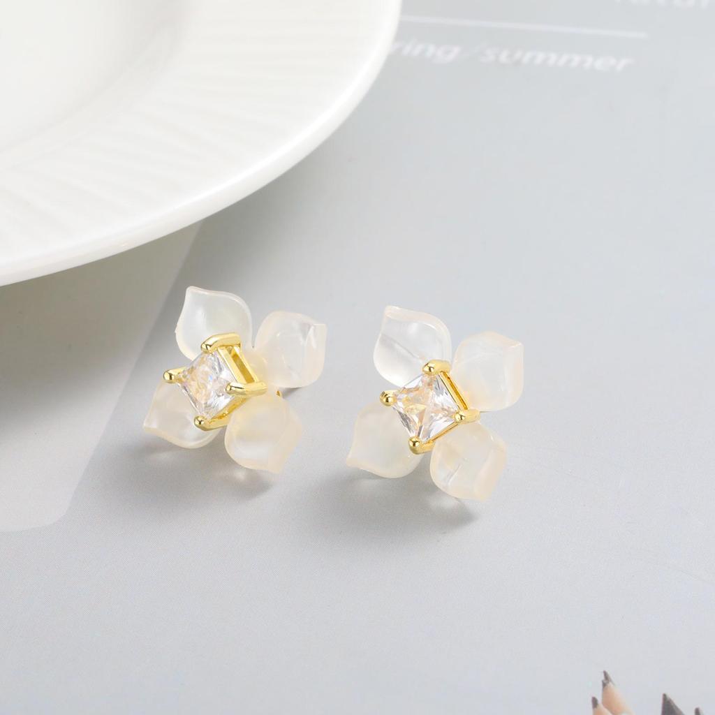 White Resin Flower Shape With Zircon Earrings for Women Stainless Steel Transparent Earrings Elegant Jewelry Gift