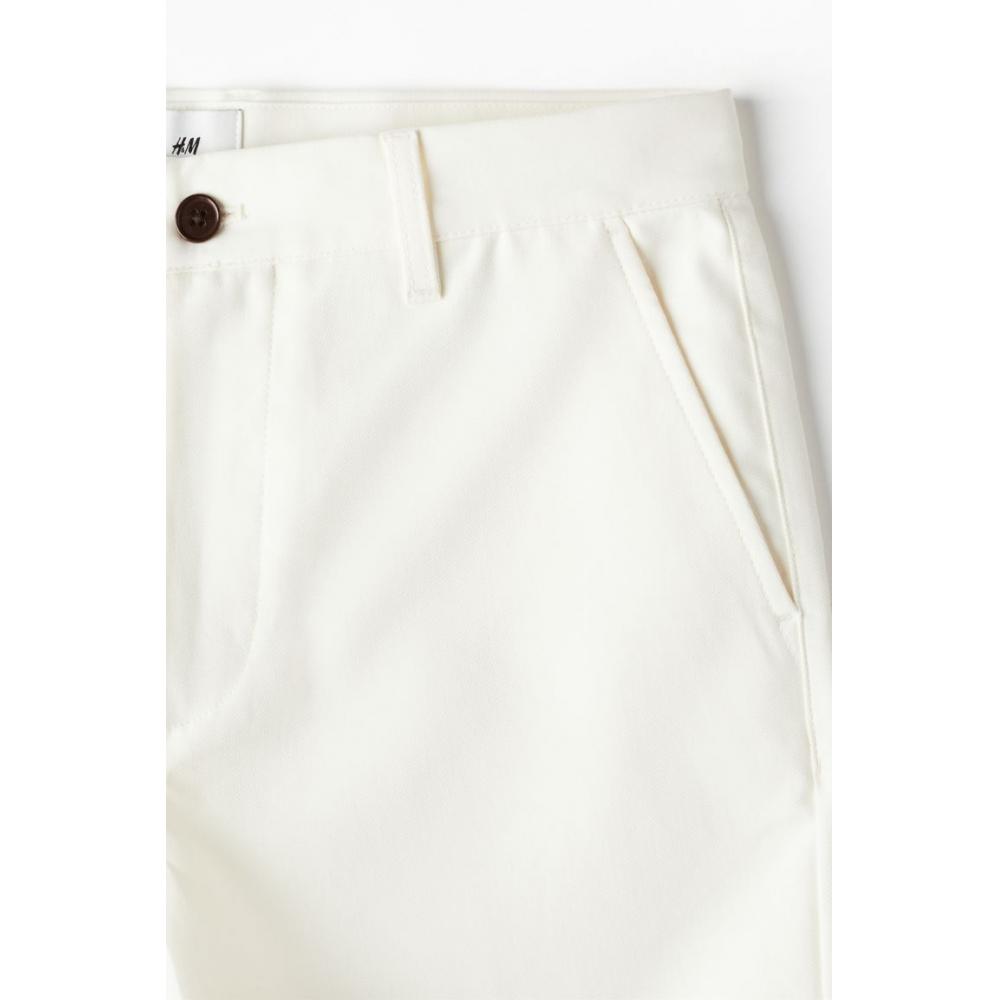 

Шорты чинос HM стандартного кроя, белые