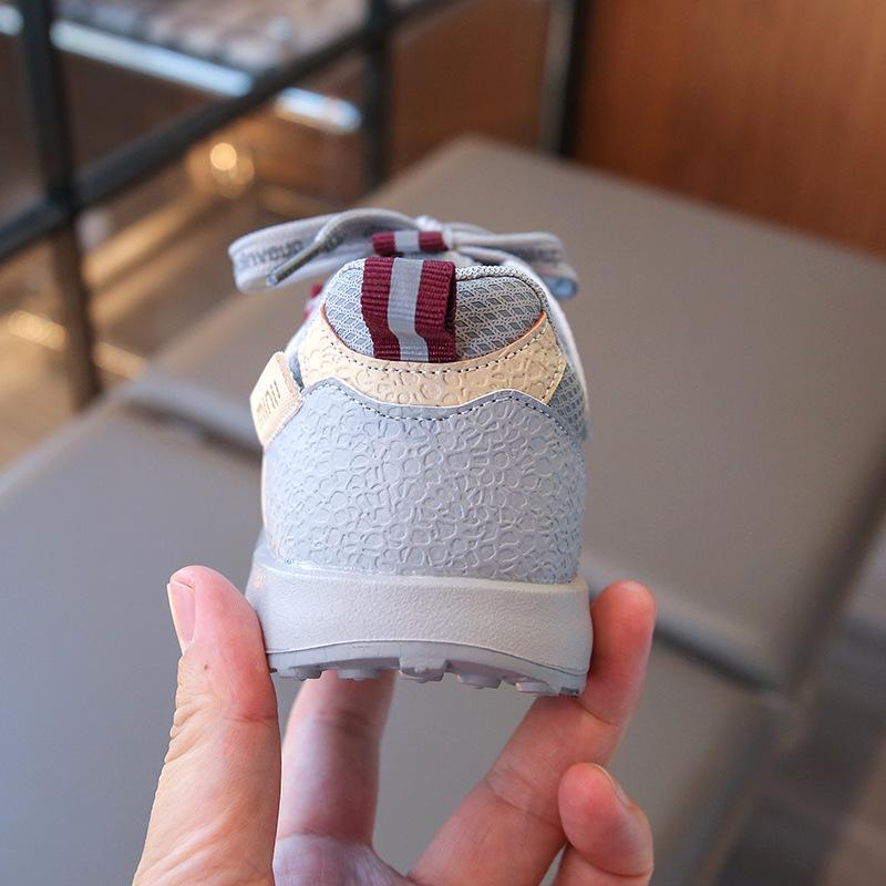 2026 Spring/Autumn Lightweight Breathable Sports Shoes for Kids - Trendy Outdoor Footwear for Boys and Girls