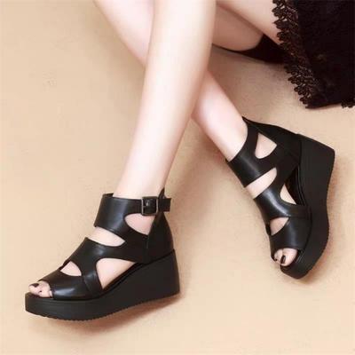 Frühlings- und Sommersandalen Damen High Heels Muffin dicke Sohle coole Stiefel Keilabsatz Fischmaul Damenschuhe Ausgeschnitten Römische Schuhe atmungsaktiv