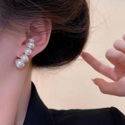 Star Style Earrings Female Niche Design High-end and Elegant Earrings Light Luxury Pearl Ear Jewelry
