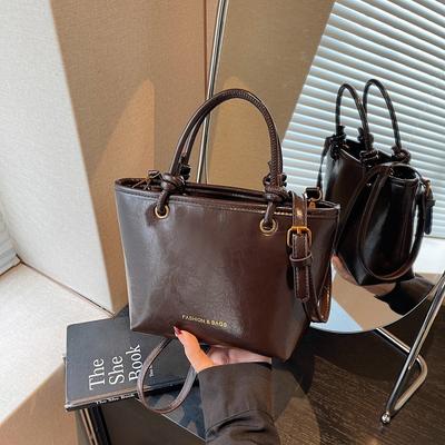 Today's Popular Bags Are Women's Summer New Fashion Messenger Bags, Commuter Handbags, Vegetable Baskets, Bucket Bags.