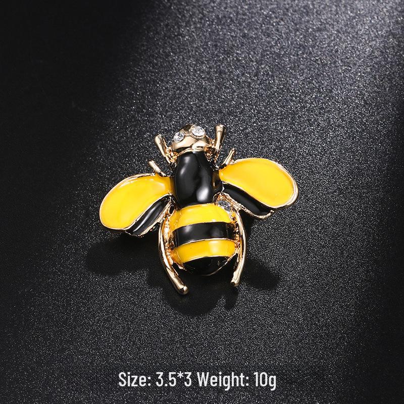 Nowy Styl Broszka Pszczoła z Kroplami Oleju - Urocza Pins Zwierzęcy na Kołnierzyki i Dodatki do Odzieży