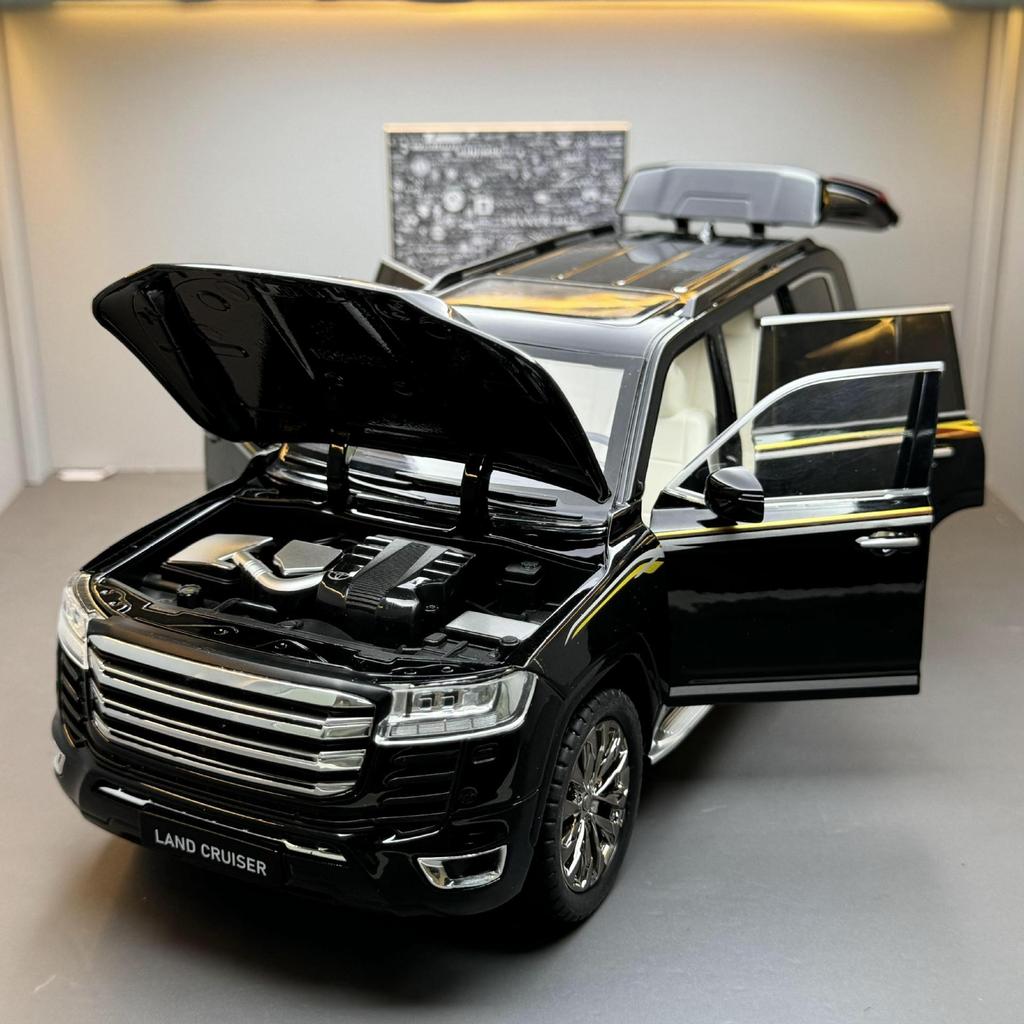 1:18 Land Cruiser LC300 SUV Alloy Car Model Diecasts Metal Offroad Vehicles Car Model Sound Light Childrens Toys Gift