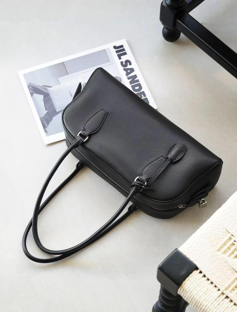 Row Family New Style Cowhide Baguette Tote - Simple Design, Underarm and Shoulder Carry, Horizontal Layout