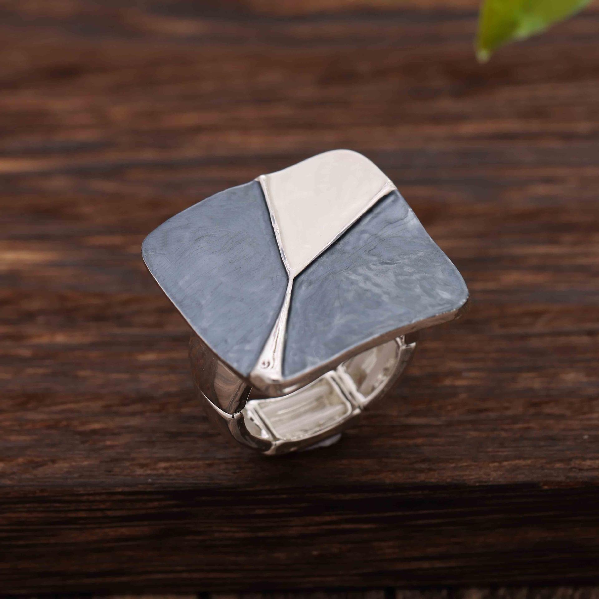 

Эмалированное квадратное геометрическое эластичное кольцо, женское модное высококлассное квадратное кольцо