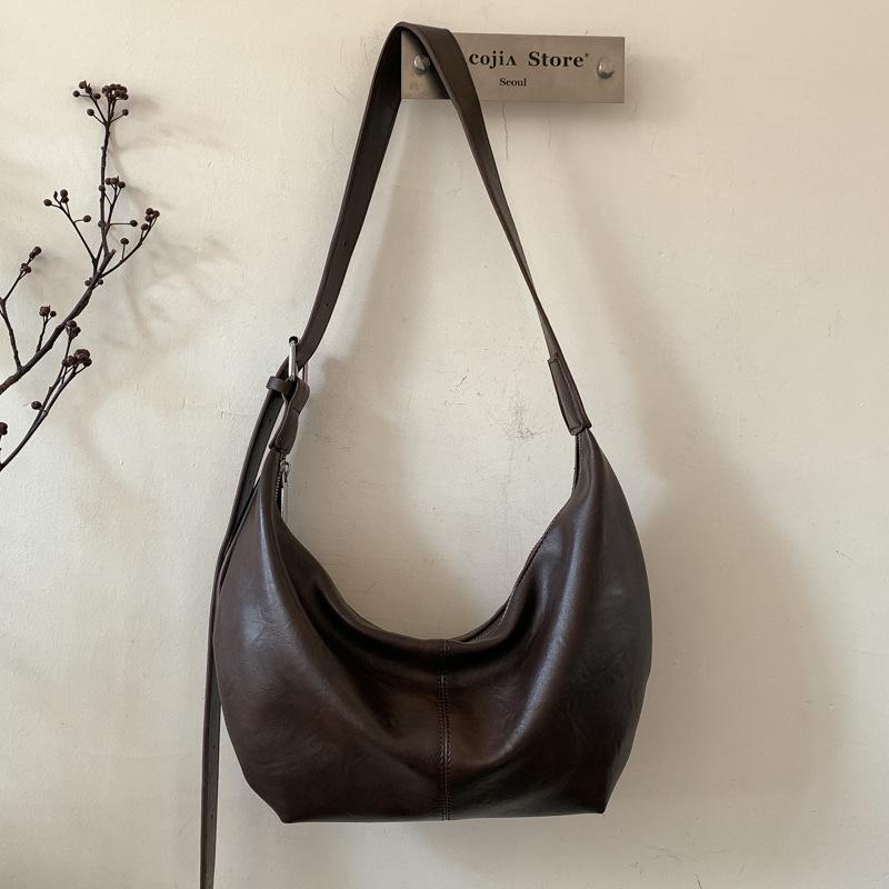 Retro Dumpling Bag Winter New Fashion High Value Messenger Bag Casual Niche Commuter Armpit Bag