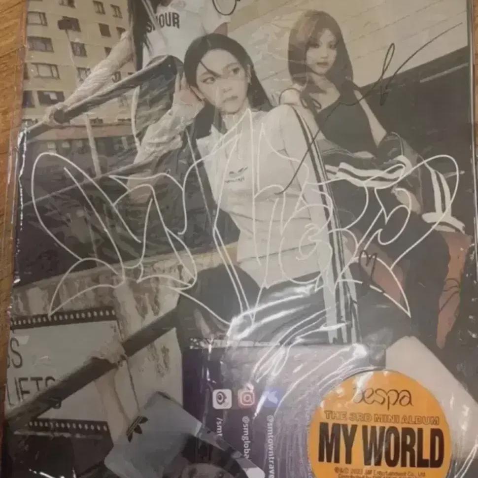

Espa Vol. 3 Мини-альбома My World Tabloid Карина Пока