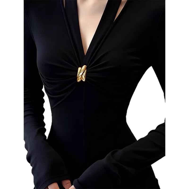 Women's Black Long-Sleeve Twisted T-shirt - Elegant Slim-Fit Base Layer for 2025 Autumn/Winter Fashion