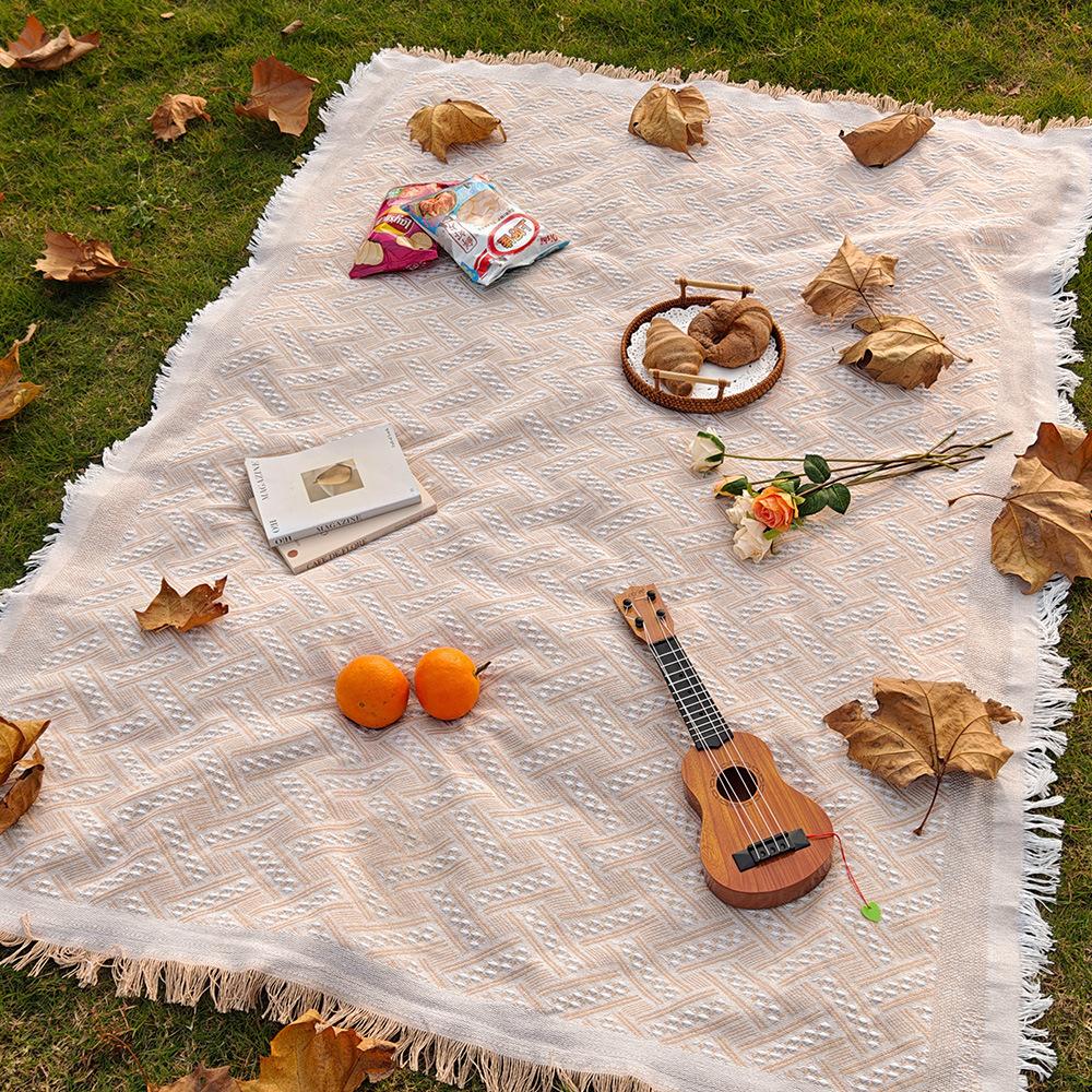 T-grid picnic mat, moisture-proof mat, picnic cloth, outdoor camping blanket, white blanket, beach mat.