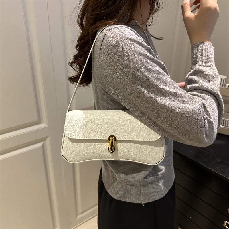 Personalized trendy underarm bag, new women's shoulder bag, fashionable high-end retro underarm handbag.