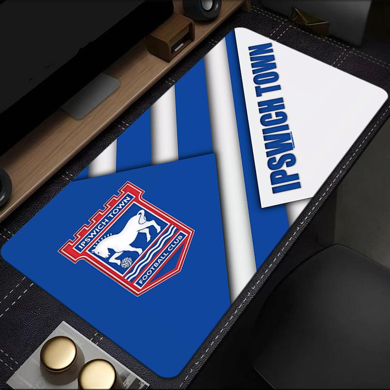 Tappetino per mouse con stemma dell'Ipswich Town Football Club, base in gomma, tappetino da scrivania per esports, tappetino per mouse per giocatori e uso in ufficio, scrivania da gioco, tappetino facile da pulire