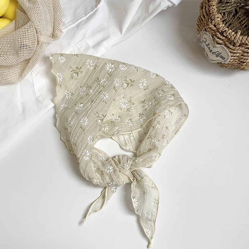 Triangle scarf scarf women's new floral headscarf summer women's pastoral leisure curved tooth edge silk scarf scarf small fresh hair accessories