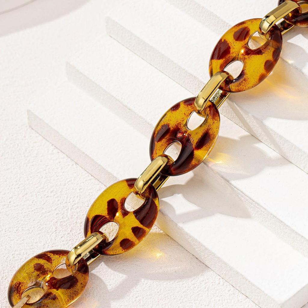 Acrylic Pig Nose Necklace: Minimalist, Sexy, High-End Jewelry