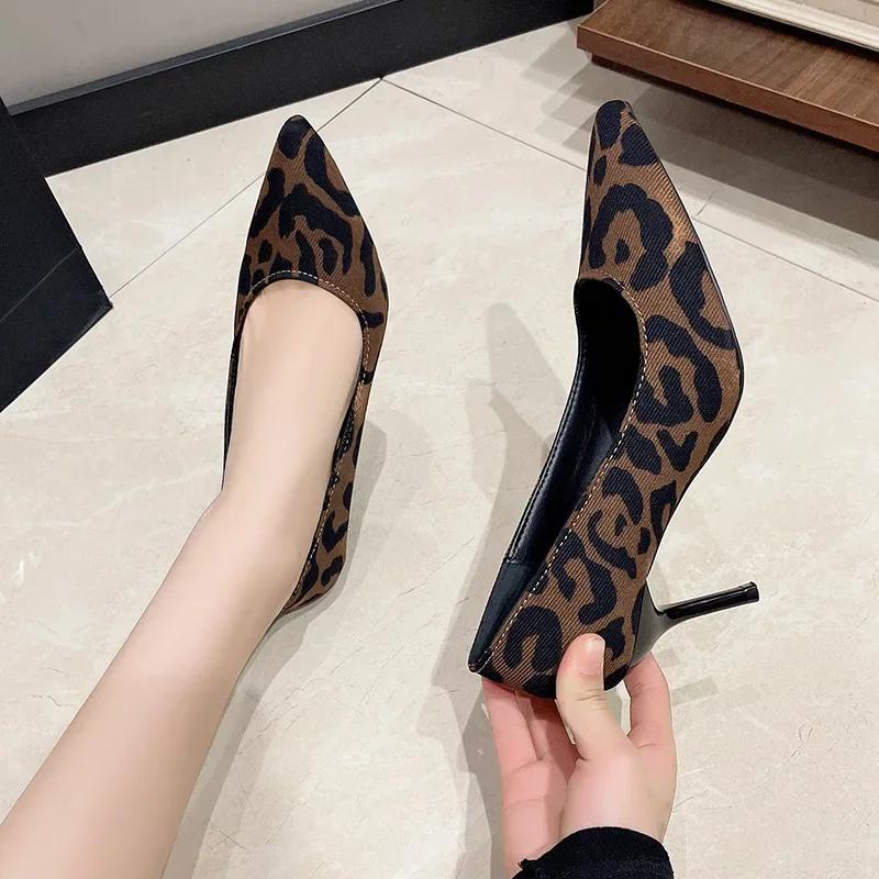 Women's Pointed Toe Slip-On Shoes Medium Heel Spring New Fashion Leopard Print Versatile Commuting Shoes Size 35-42 Pumps