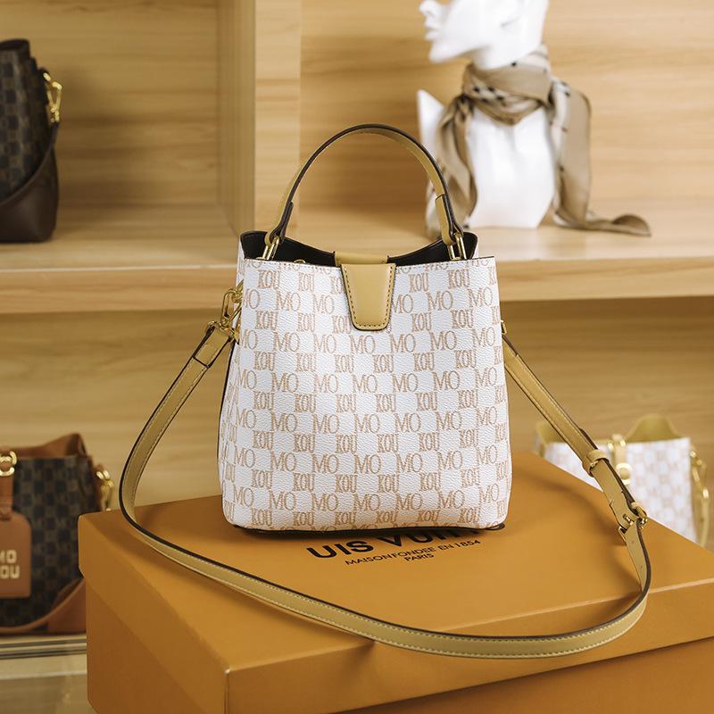 

New women s bag fashionable large-capacity portable bucket bag summer versatile women s commuting shoulder messenger bag
