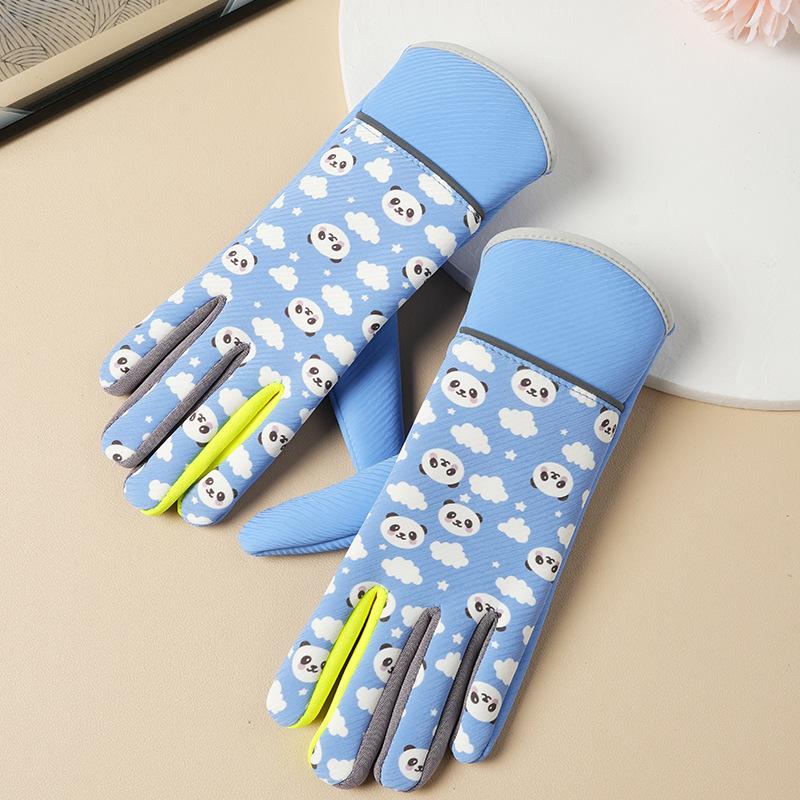 Austrian Velvet Children's Thermal Gloves Winter Panda Boys and Girls Fleece Anti-splashing, Windproof and Thickened Outdoor Play Snow Gloves