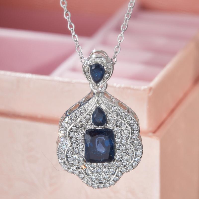 Luxury Blue White Zircon Sparkling Geometric Pendant Necklace for Ladies Vintage Exquisite Engagement Wedding Party Zircon Gift