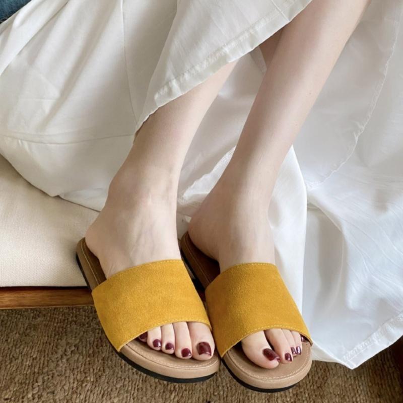 

Fashion Women s Slippers Simple And Comfortbale 2025 Summer New Outdoor Casual Beach Slippers Large Size Women Sandals Shoes 35 жовтий