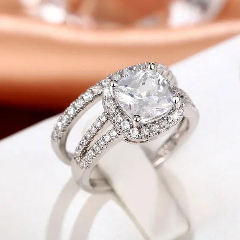New Fashion Contracted Design 2Pcs Set Rings For Women  Color Sparkling Crystal Cubic Zirconia Wedding Party Jewelry