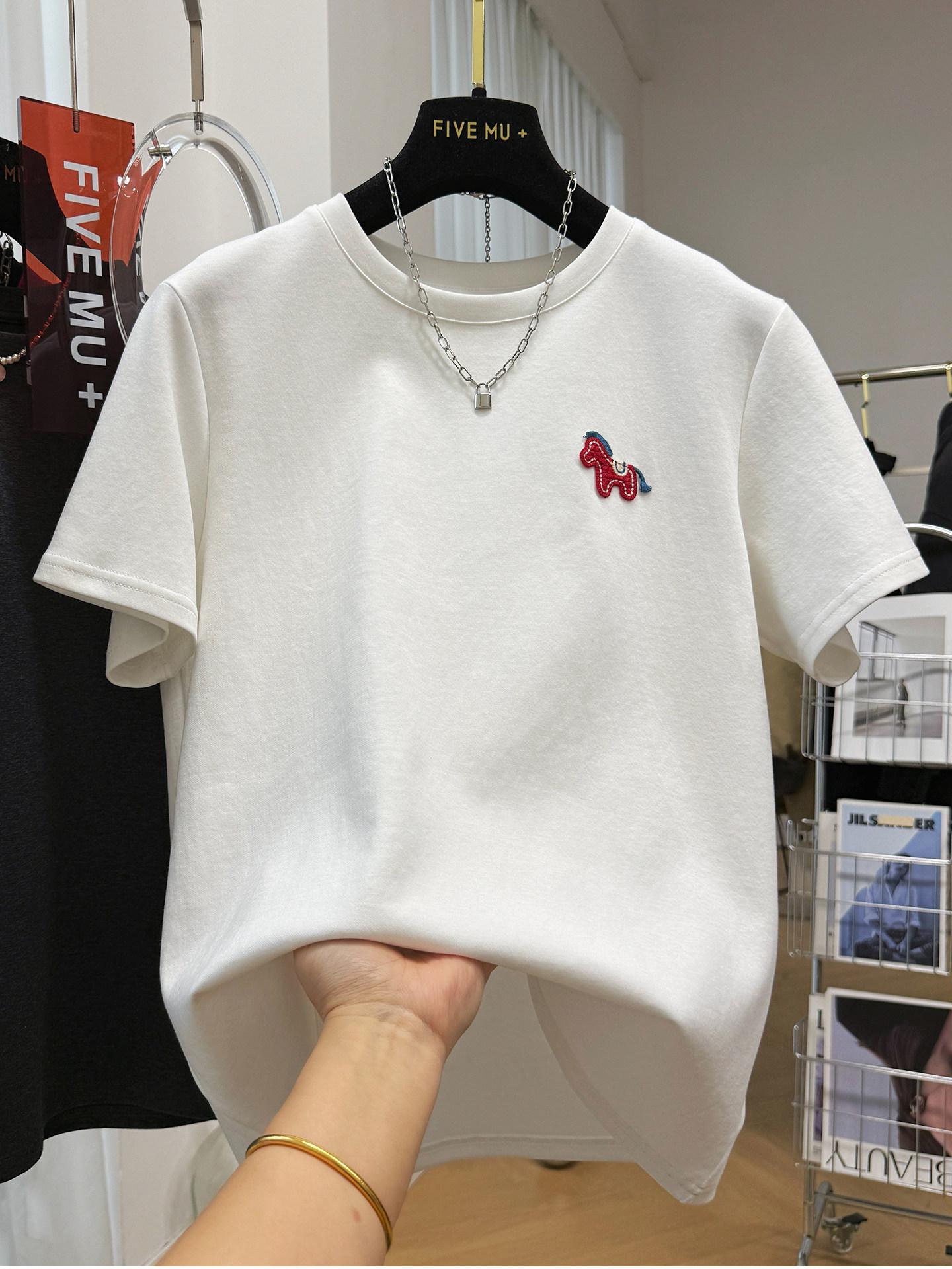 2026 Spring Korean Cartoon Embroidery Round Neck Short Sleeve Women s Top XXL