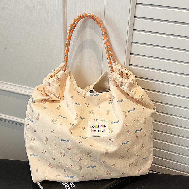 2025 Printed New Large-capacity Commuter Bag Hand Bag Korean Version Shoulder Bag Female Student Cute Canvas Bag